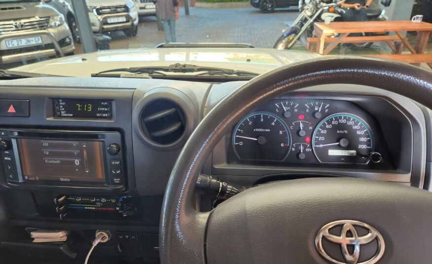 Toyota Land Cruiser 79 4.5D-4D LX V8 Double Cab