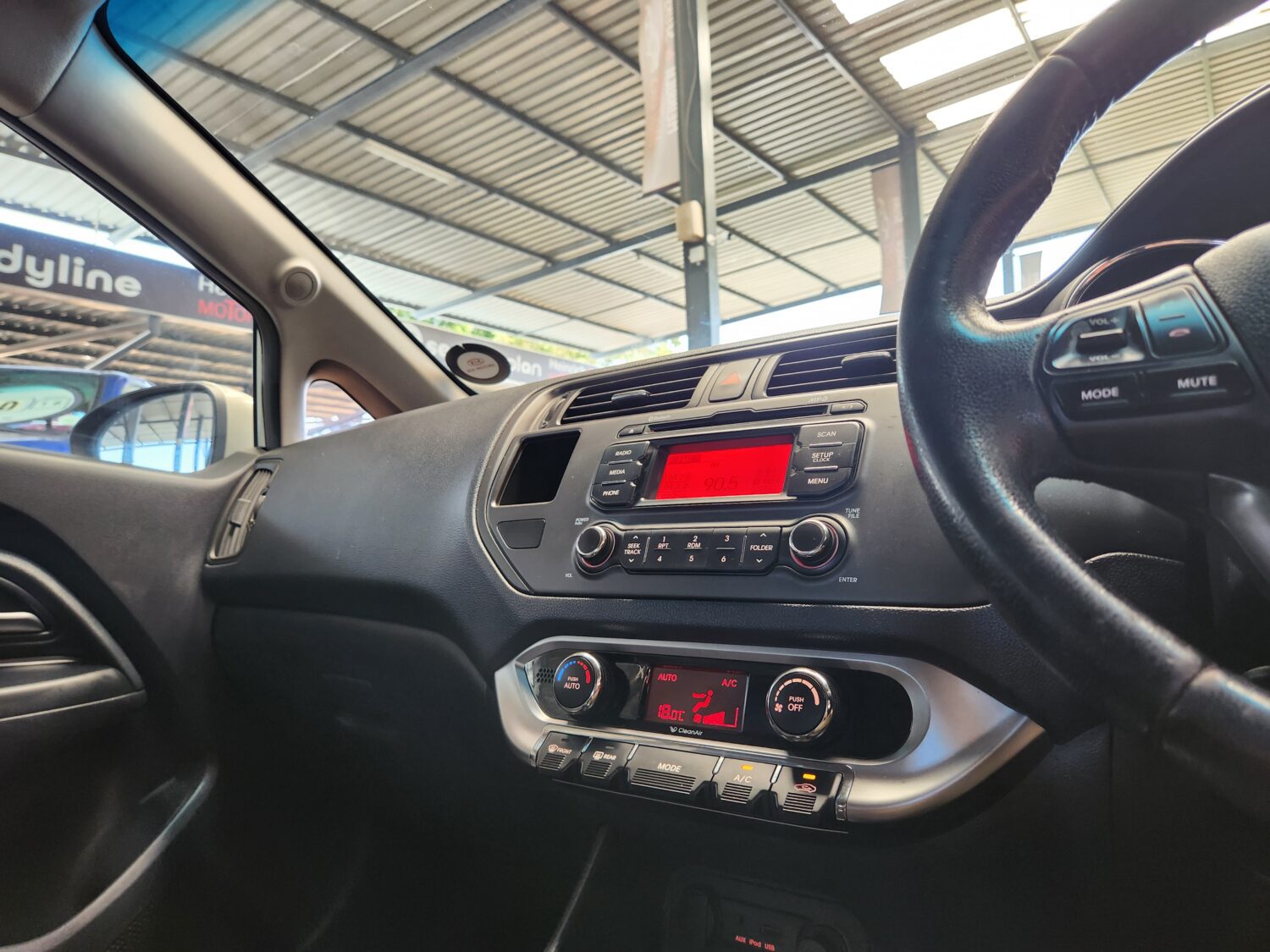 Kia Rio hatch 1.4 Tec