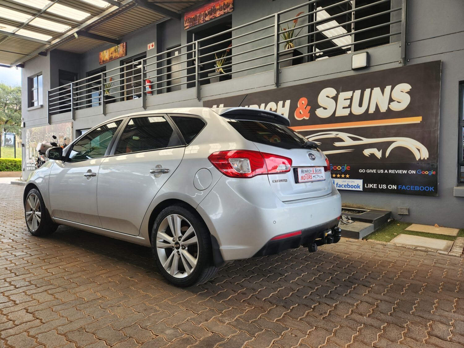Kia Cerato Hatch 2.0 SX Auto