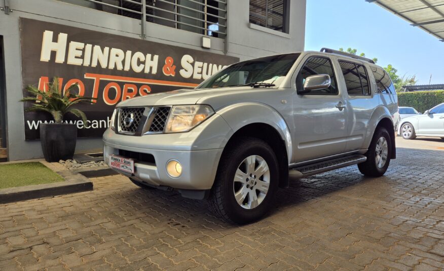 Nissan Pathfinder 2.5dCi LE 4WD