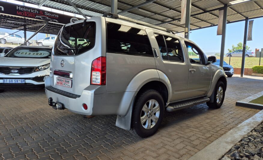 Nissan Pathfinder 2.5dCi LE 4WD