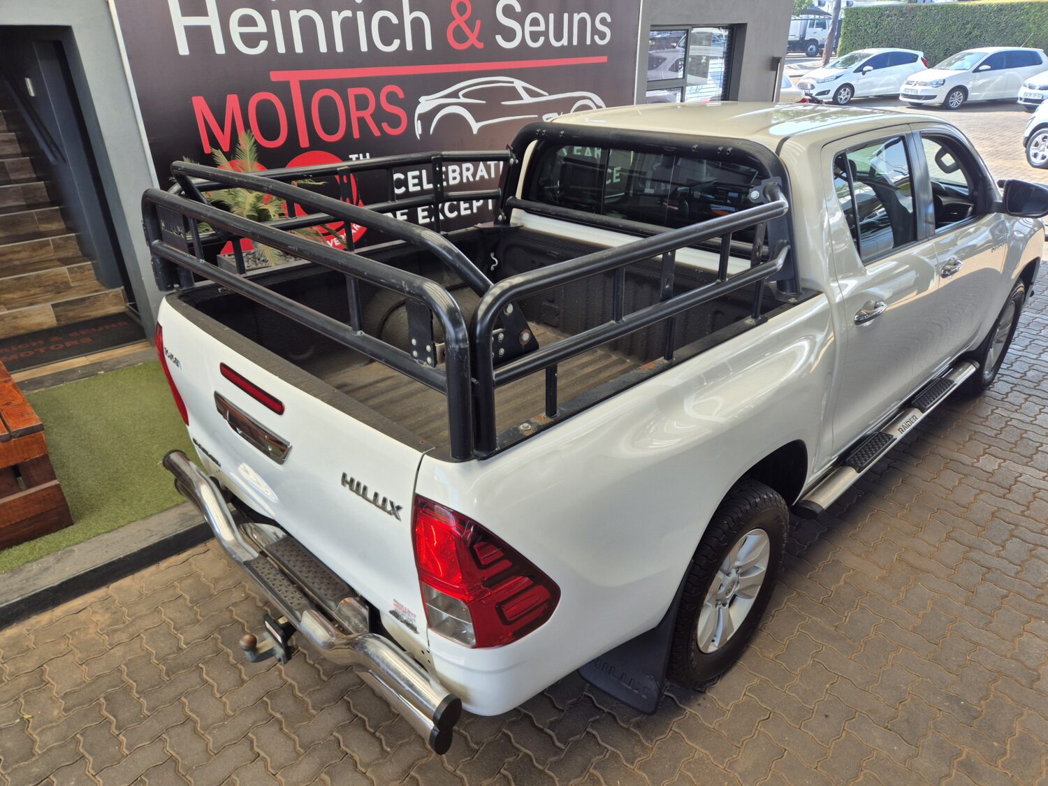 Toyota Hilux 2.8GD-6 Double Cab 4×4 Raider