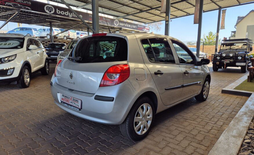 Renault Clio 1.4 Expression 5-Door