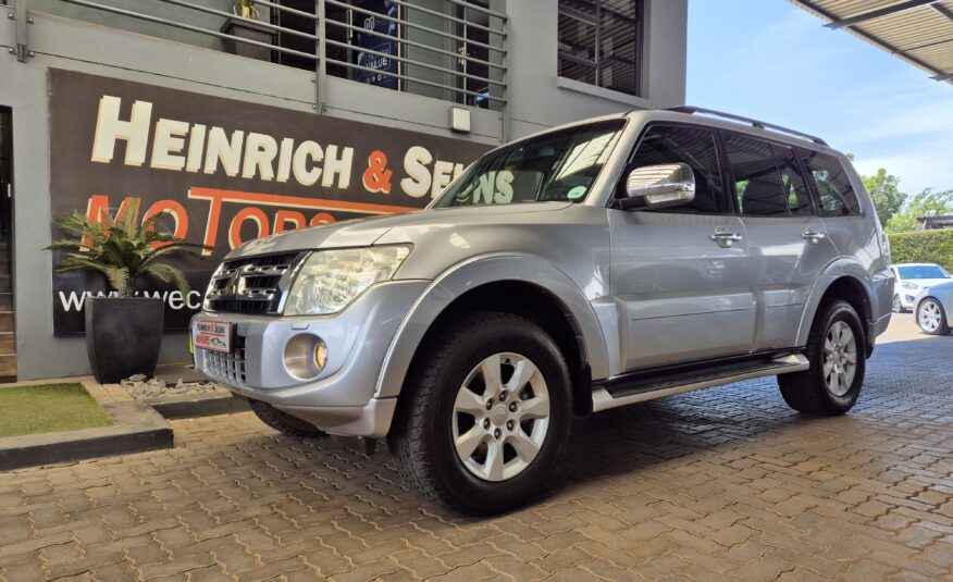 Mitsubishi Pajero 5-Door 3.2DI-D GLS