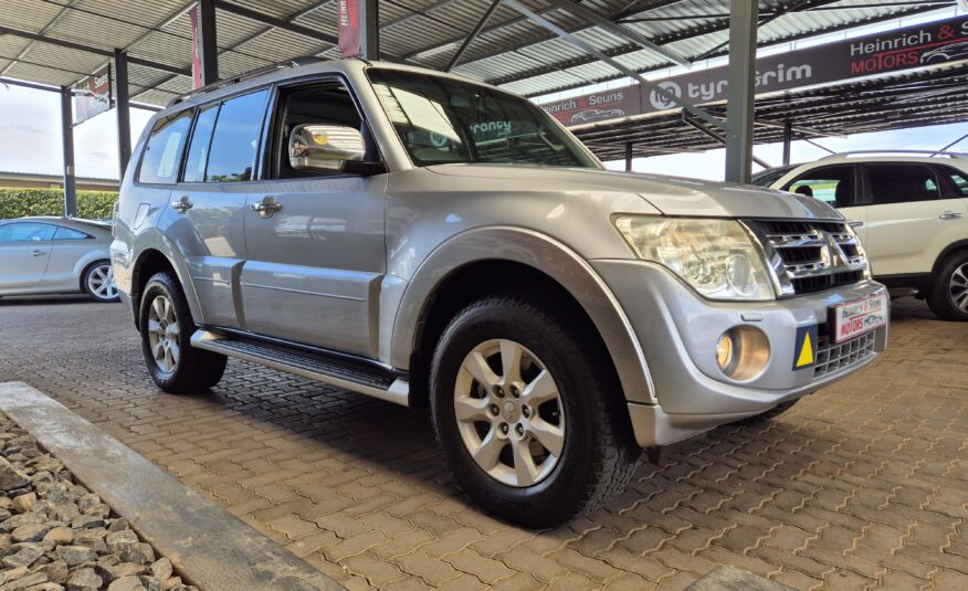 Mitsubishi Pajero 5-Door 3.2DI-D GLS