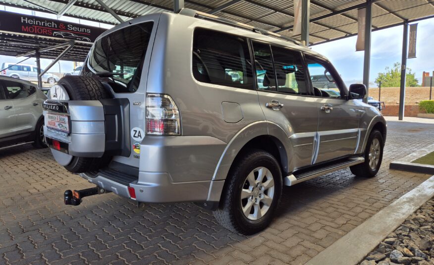 Mitsubishi Pajero 5-Door 3.2DI-D GLS