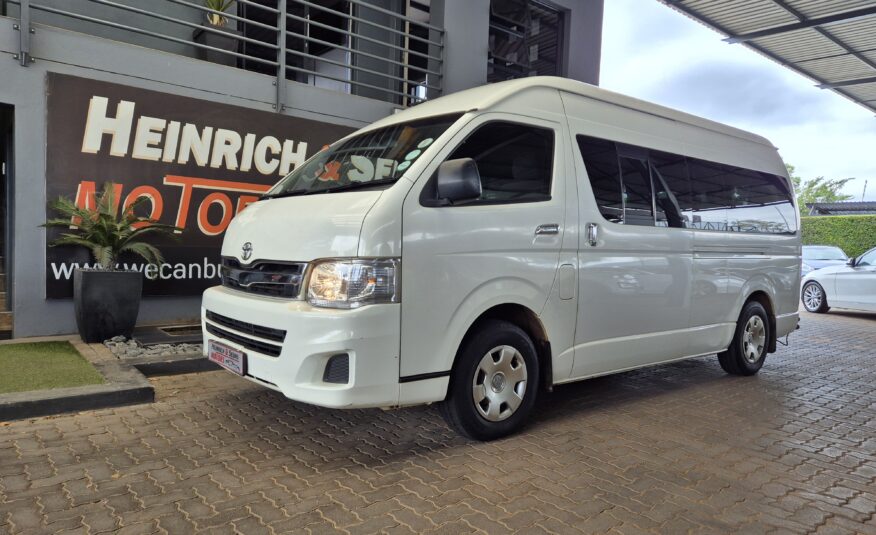 Toyota Quantum 2.7 GL 14-Seater Bus