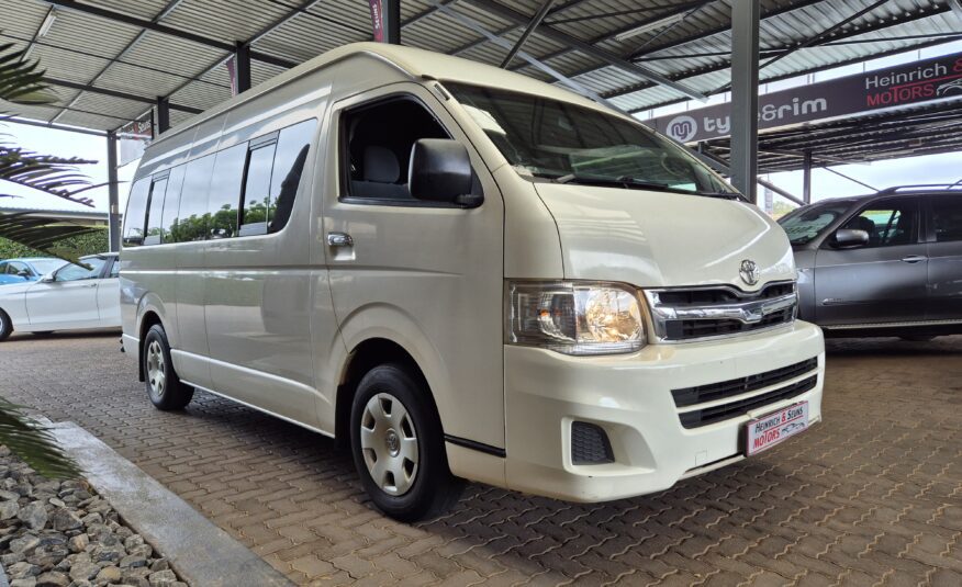 Toyota Quantum 2.7 GL 14-Seater Bus