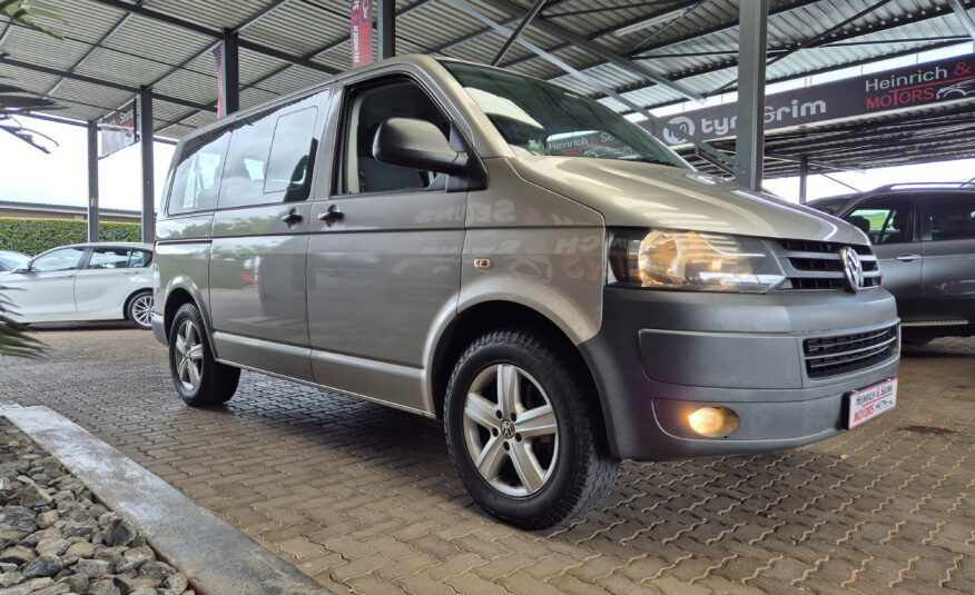 Volkswagen Transporter 2.0BiTDI Crew Bus SWB Auto