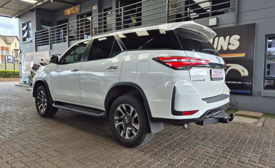 Toyota Fortuner 2.4GD-6 Auto RaisedBody