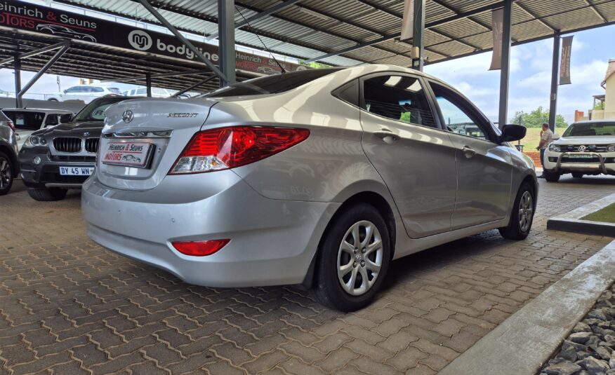 Hyundai Accent Sedan 1.6 Fluid Auto