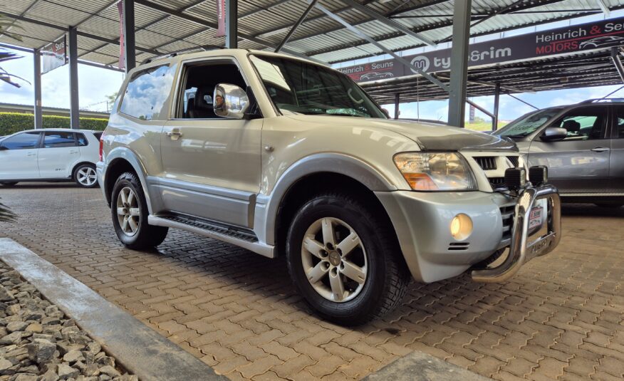 Mitsubishi Pajero 3-Door 3.8 GLS