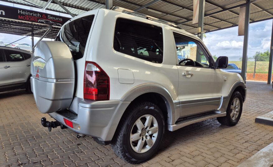 Mitsubishi Pajero 3-Door 3.8 GLS