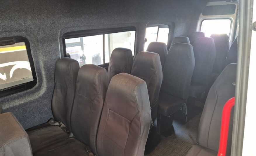 Volkswagen Crafter 50 2.0TDI XLWB 23-Seater