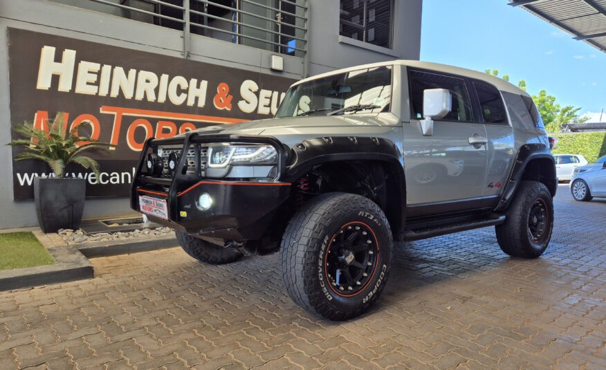 Toyota FJ Cruiser 4.0 V6 Auto