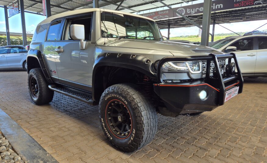 Toyota FJ Cruiser 4.0 V6 Auto