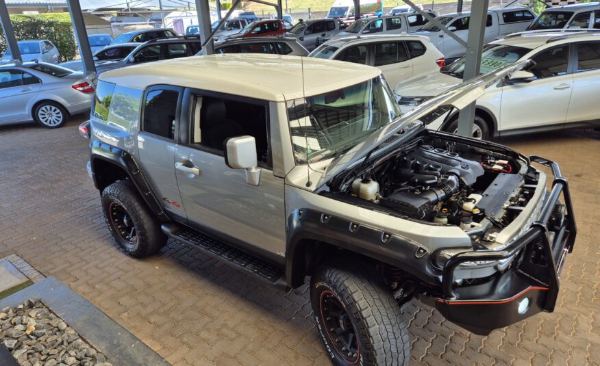 Toyota FJ Cruiser 4.0 V6 Auto