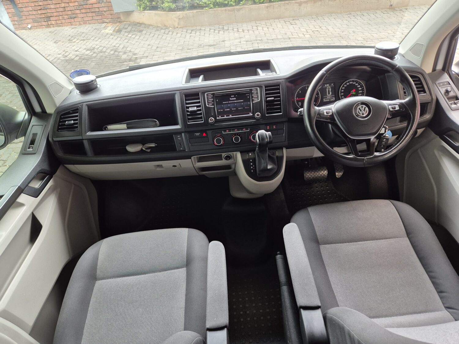 Volkswagen Transporter 2.0BiTDI Crew Bus LWB 4Motion Auto