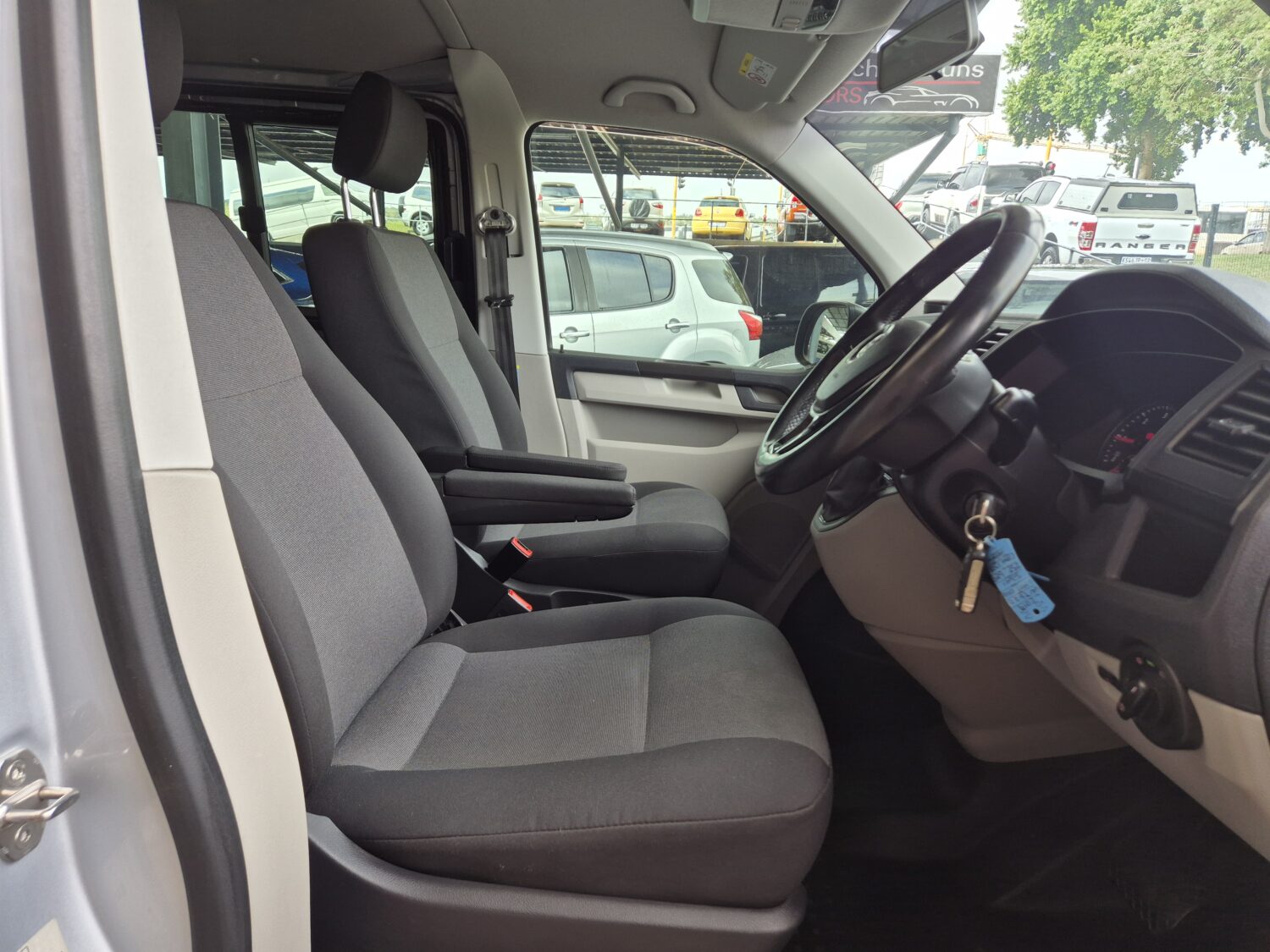 Volkswagen Transporter 2.0BiTDI Crew Bus LWB 4Motion Auto