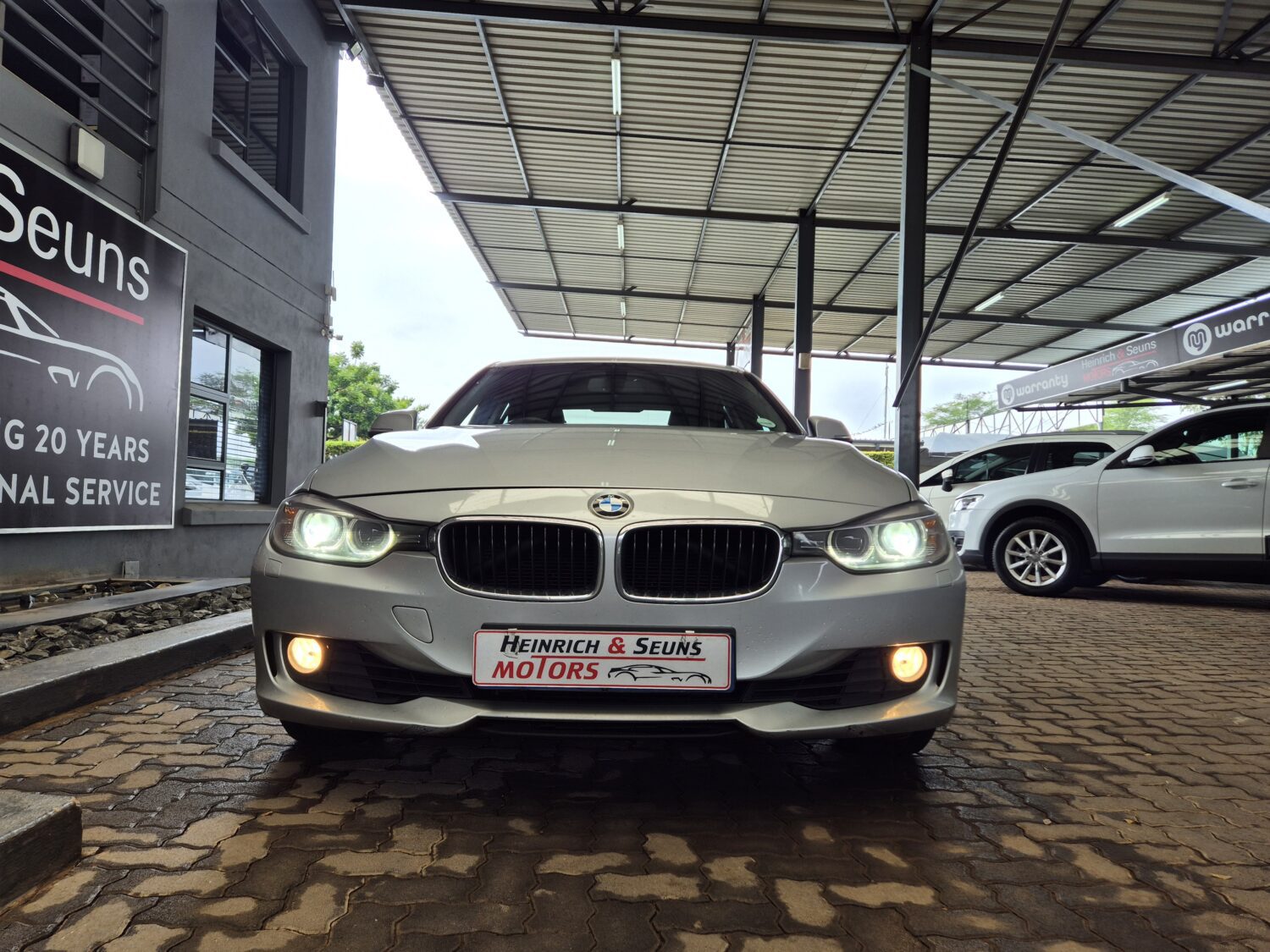 BMW 3 Series 320i auto