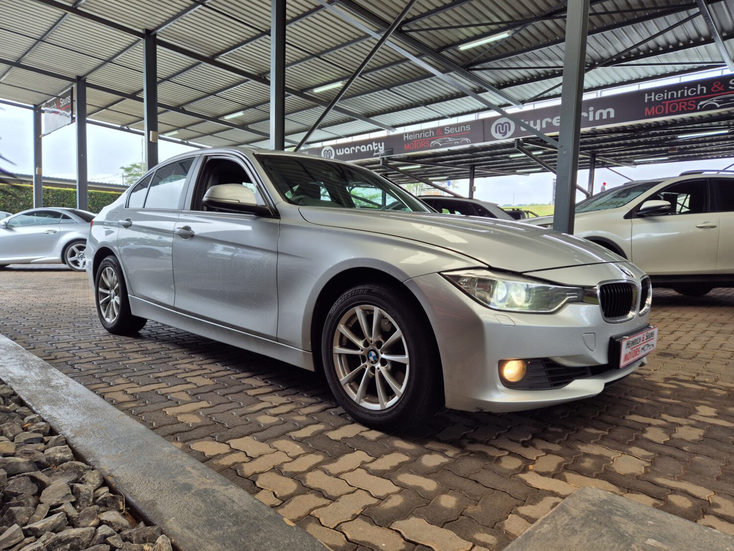 BMW 3 Series 320i auto