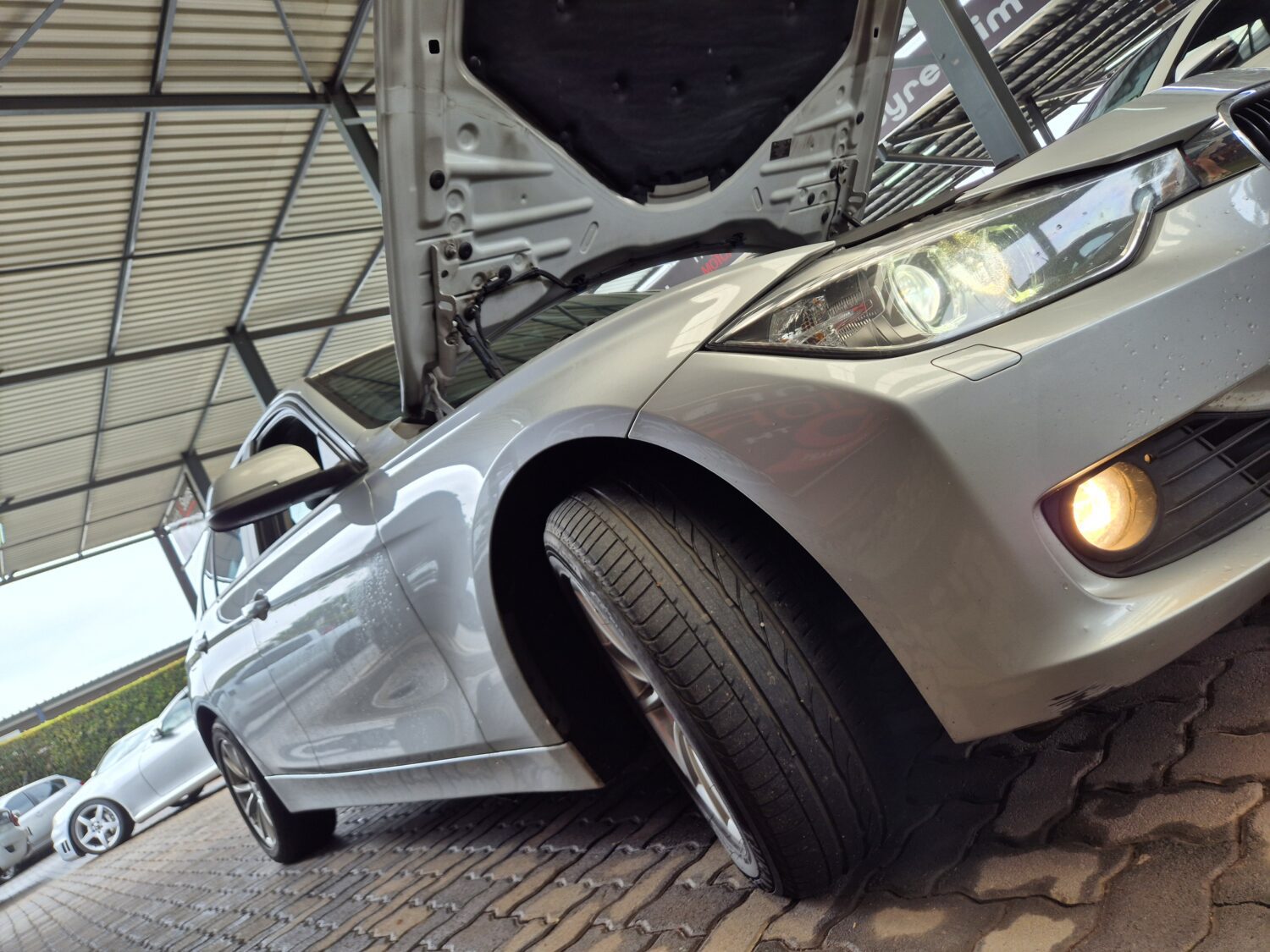 BMW 3 Series 320i auto