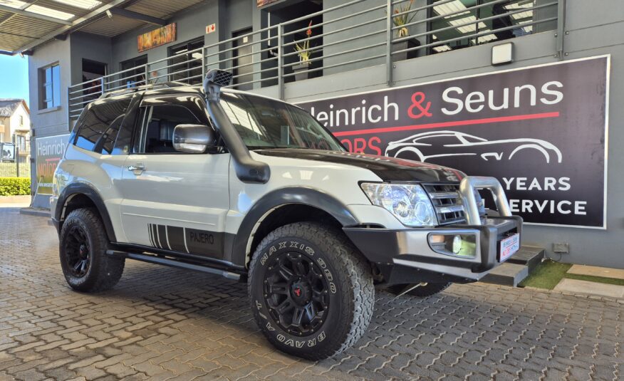 Mitsubishi Pajero 3-Door 3.8 GLS