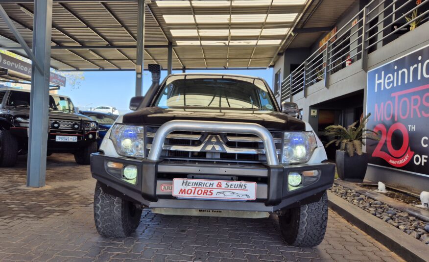 Mitsubishi Pajero 3-Door 3.8 GLS