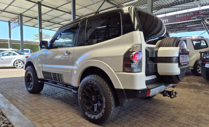 Mitsubishi Pajero 3-Door 3.8 GLS