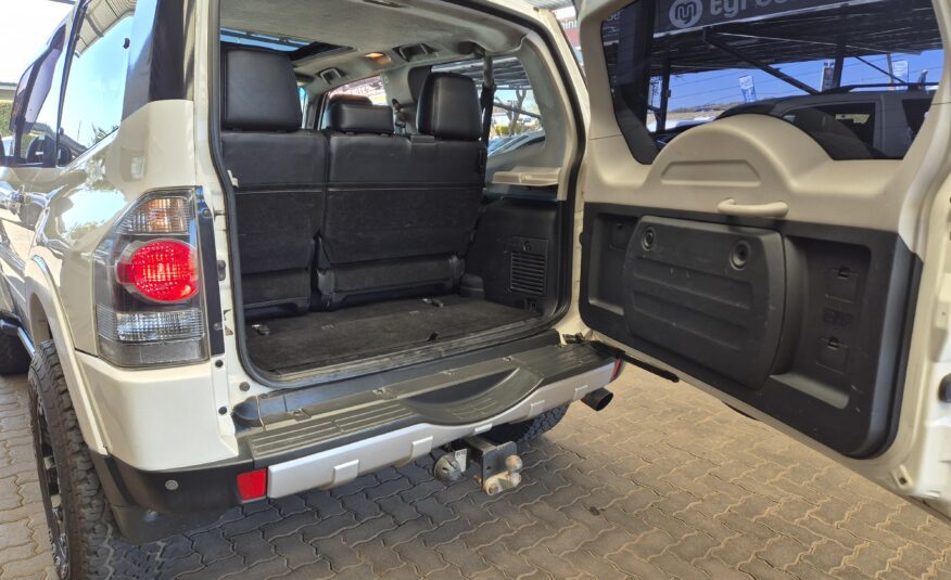Mitsubishi Pajero 3-Door 3.8 GLS