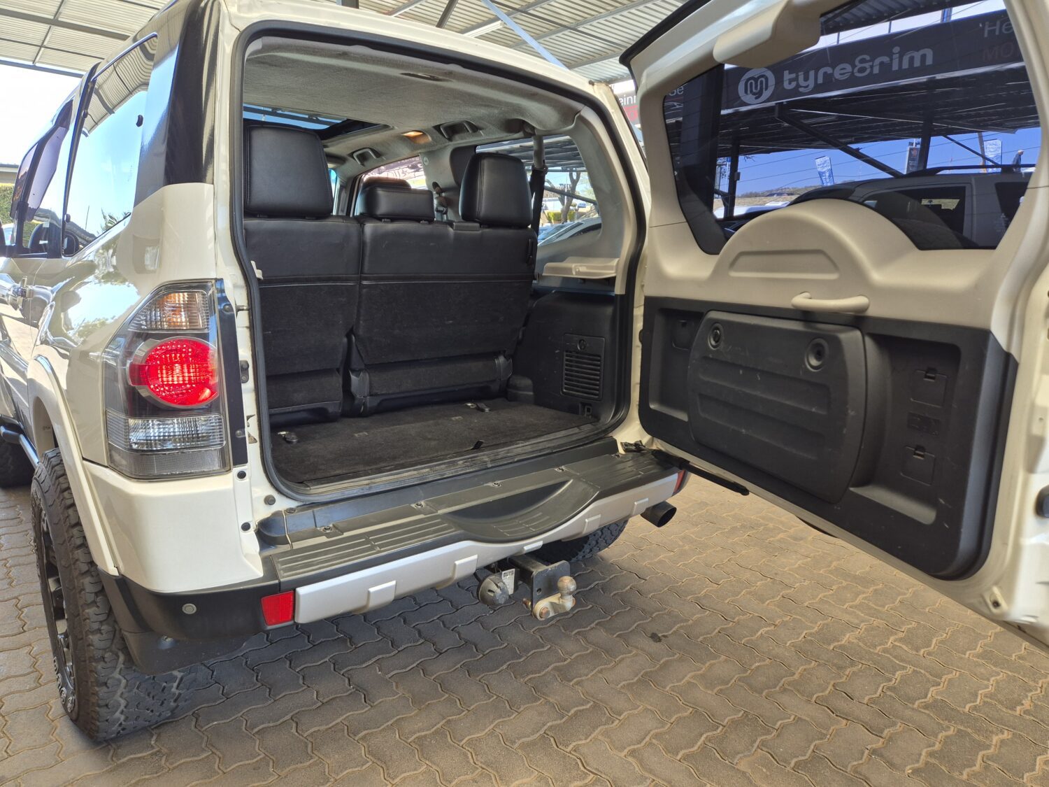 Mitsubishi Pajero 3-Door 3.8 GLS