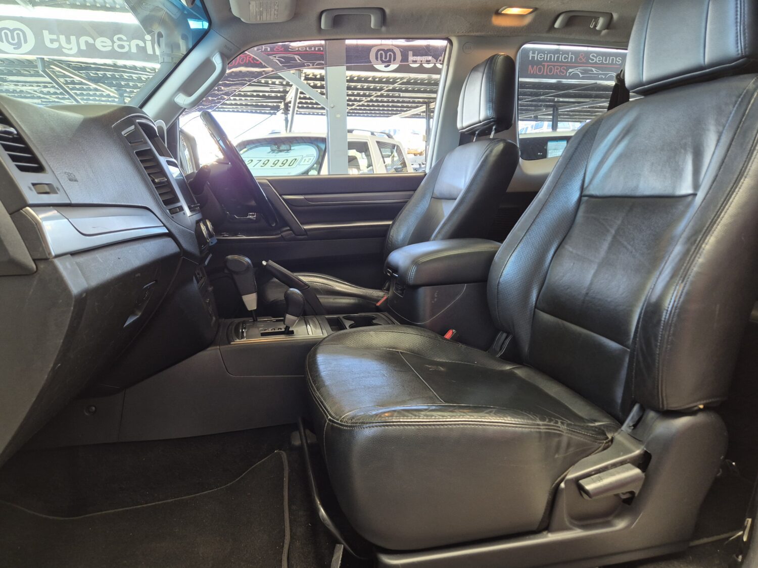 Mitsubishi Pajero 3-Door 3.8 GLS