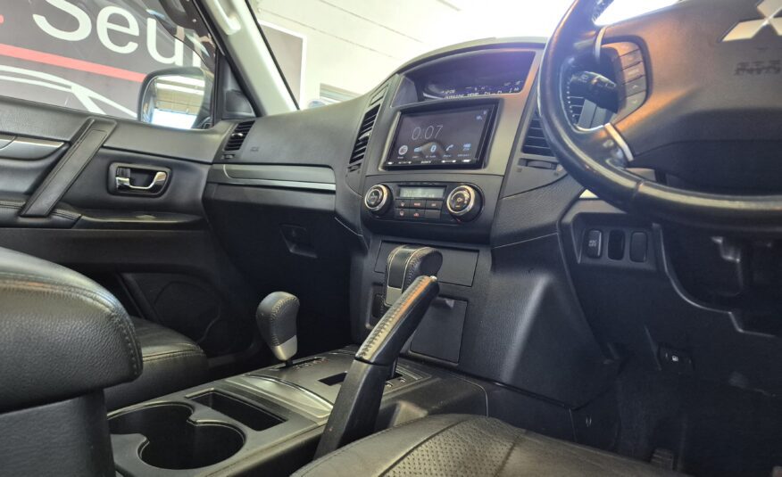 Mitsubishi Pajero 3-Door 3.8 GLS