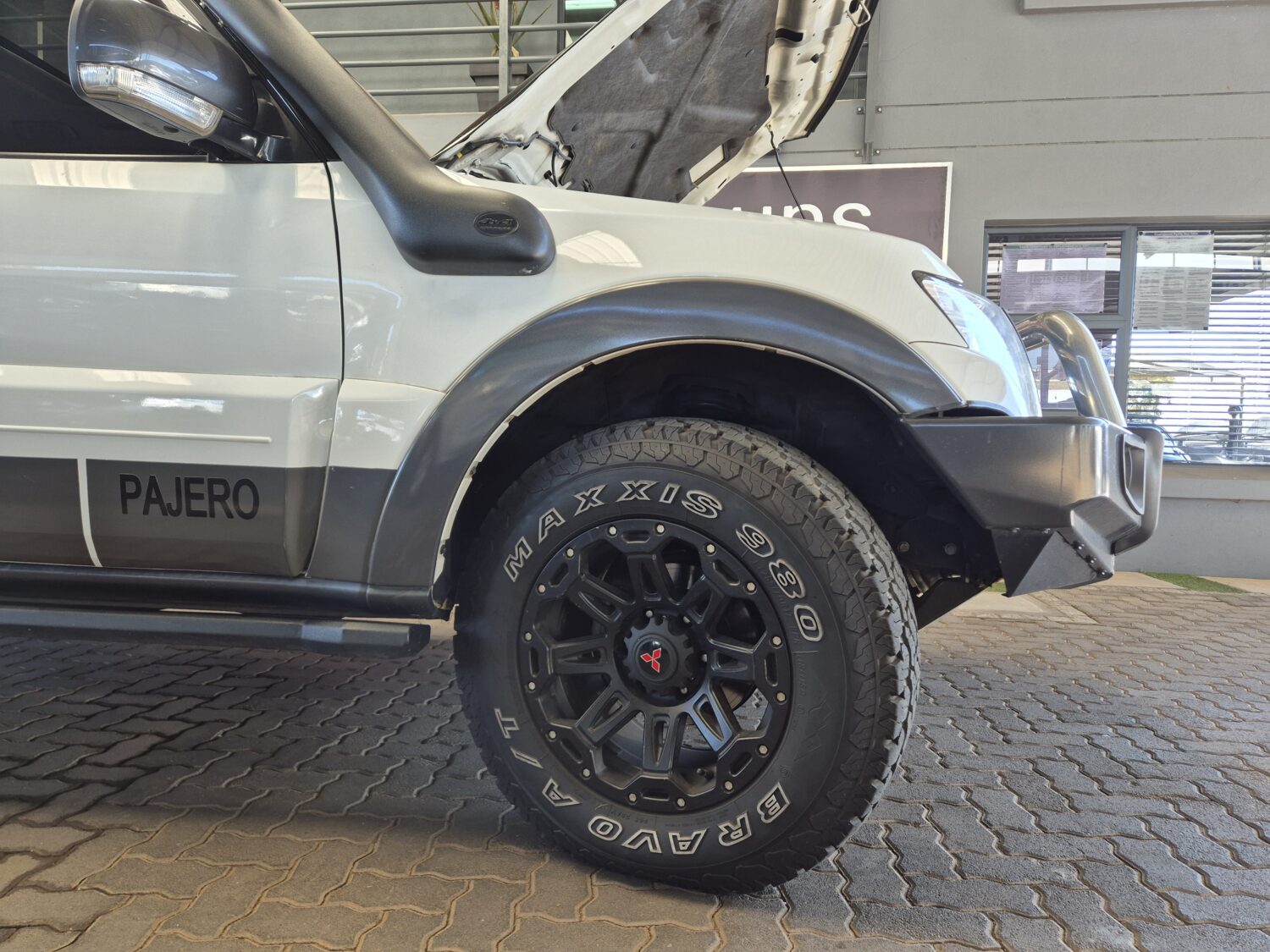 Mitsubishi Pajero 3-Door 3.8 GLS