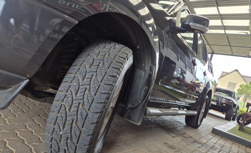 Nissan Navara 4.0 4×4 Auto DoubleCab