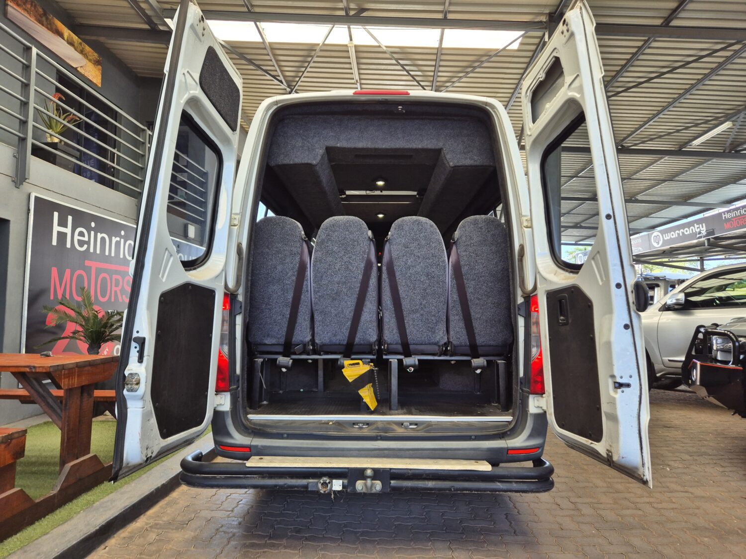 Mercedes-Benz Sprinter 516 XL CDI 23-Seater