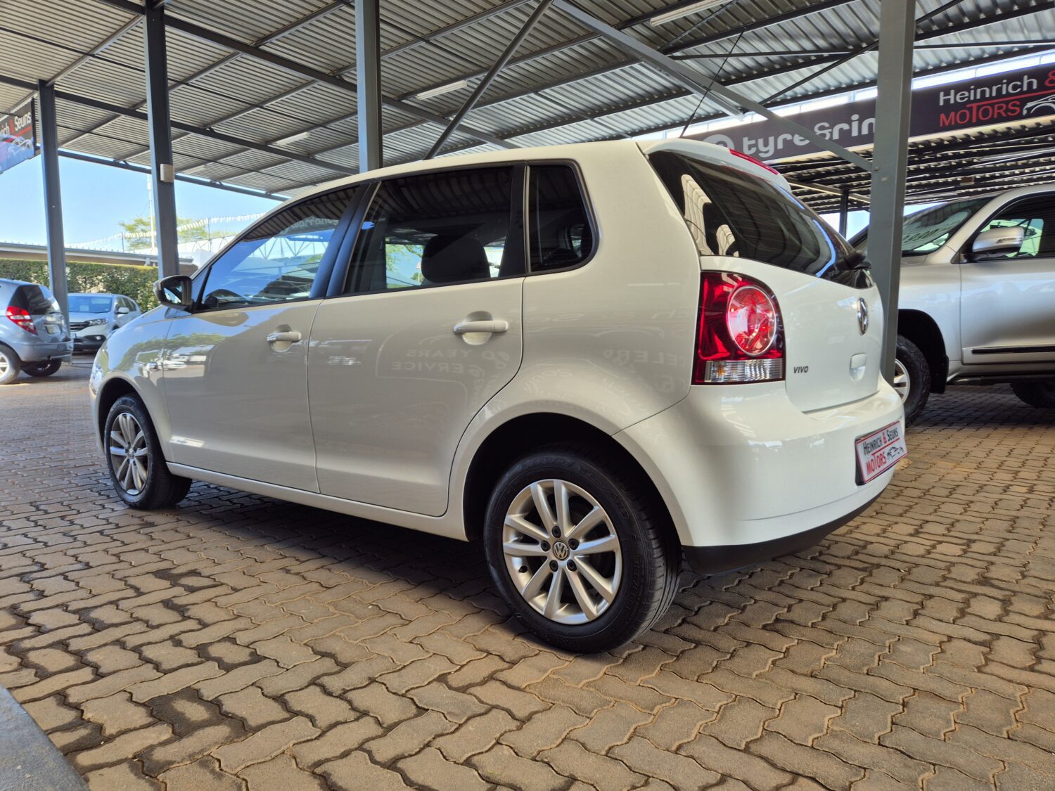 Volkswagen Polo Vivo Hatch 1.4 Trendline Auto