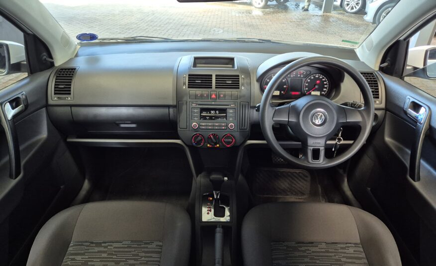 Volkswagen Polo Vivo Hatch 1.4 Trendline Auto