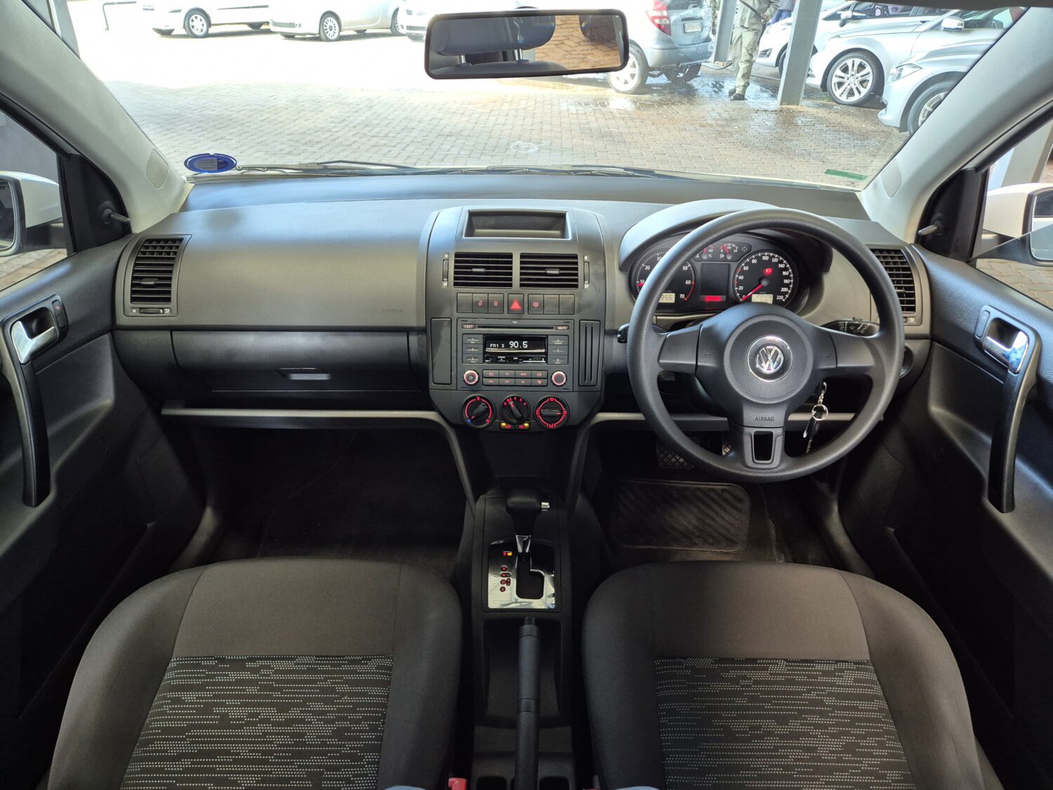 Volkswagen Polo Vivo Hatch 1.4 Trendline Auto
