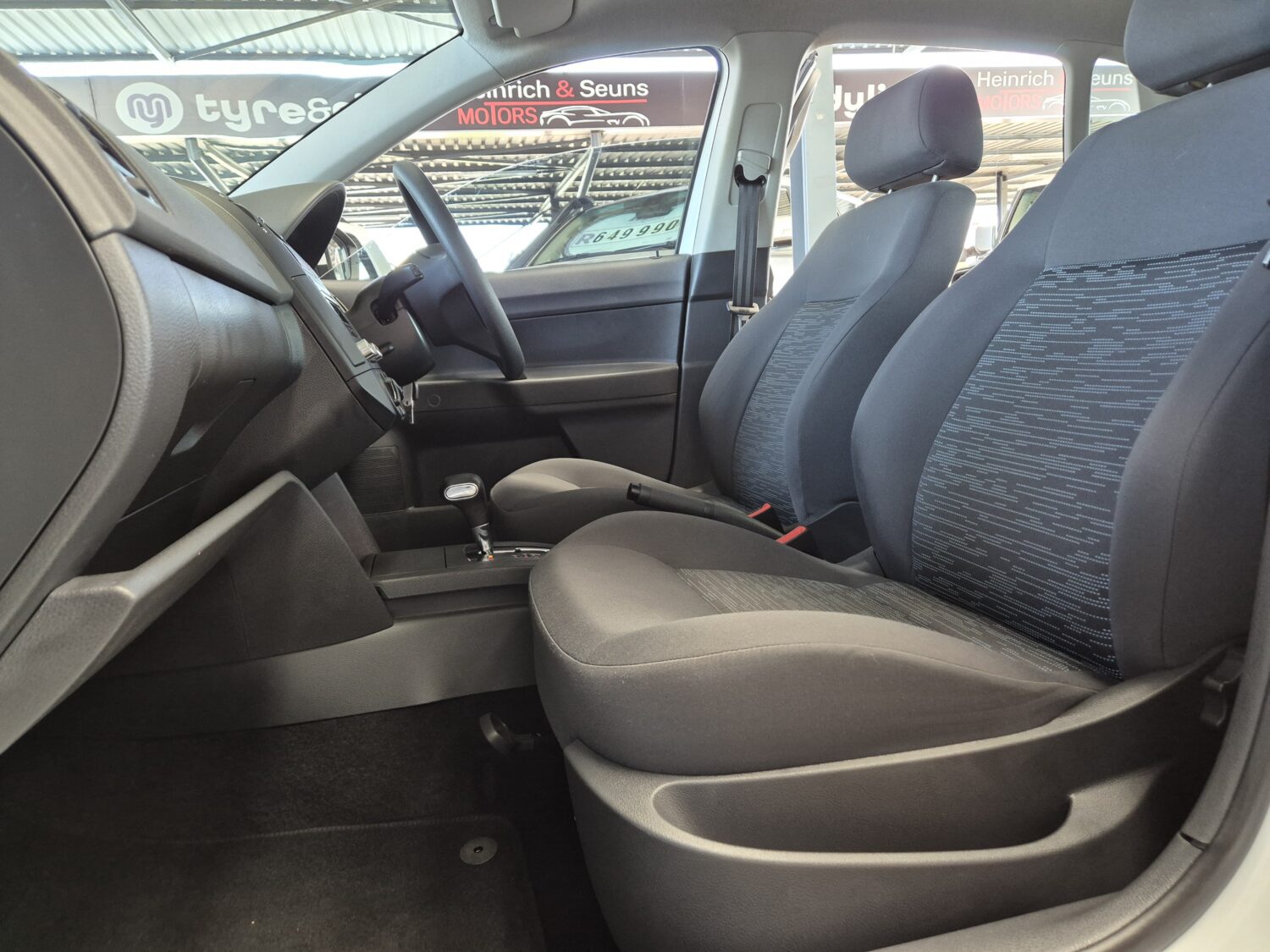 Volkswagen Polo Vivo Hatch 1.4 Trendline Auto