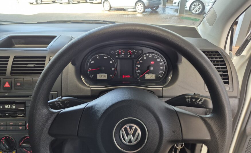 Volkswagen Polo Vivo Hatch 1.4 Trendline Auto