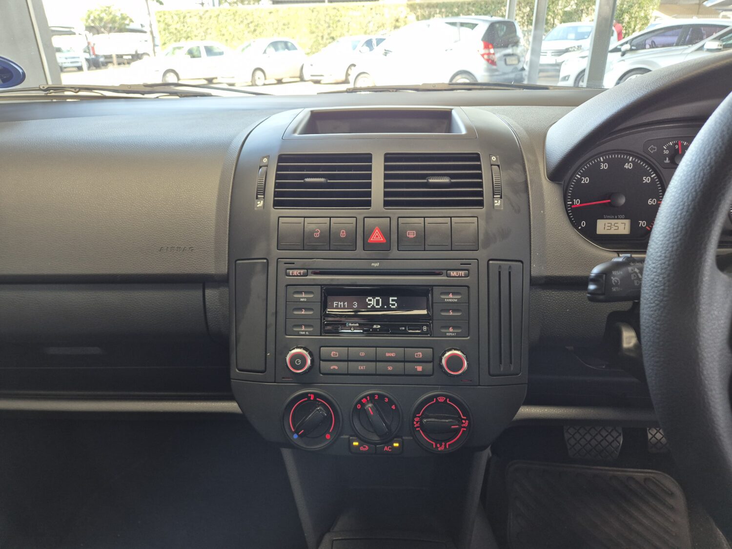 Volkswagen Polo Vivo Hatch 1.4 Trendline Auto