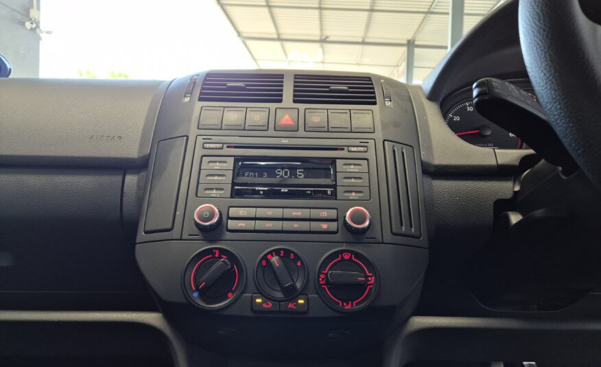 Volkswagen Polo Vivo Hatch 1.4 Trendline Auto
