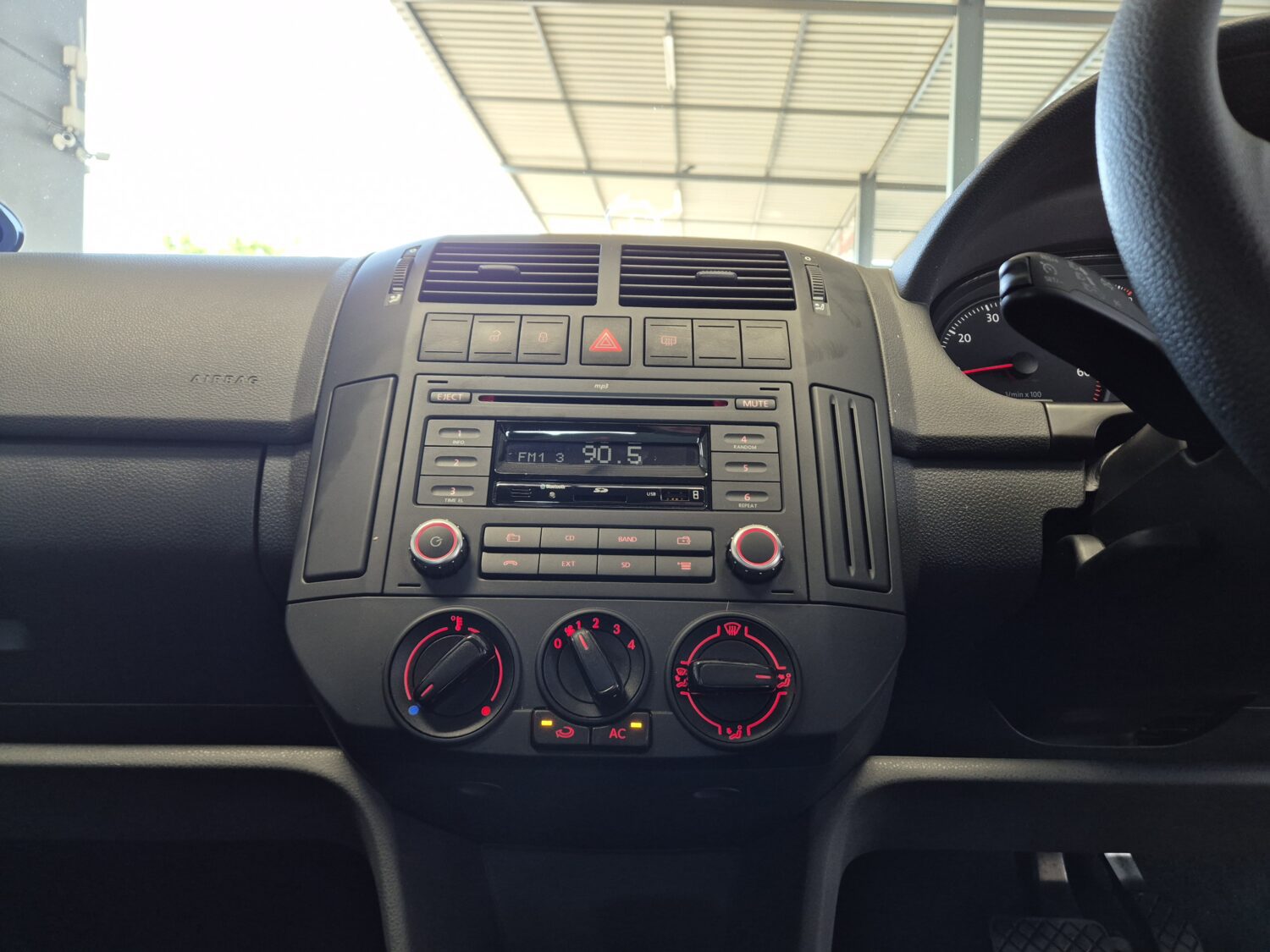 Volkswagen Polo Vivo Hatch 1.4 Trendline Auto
