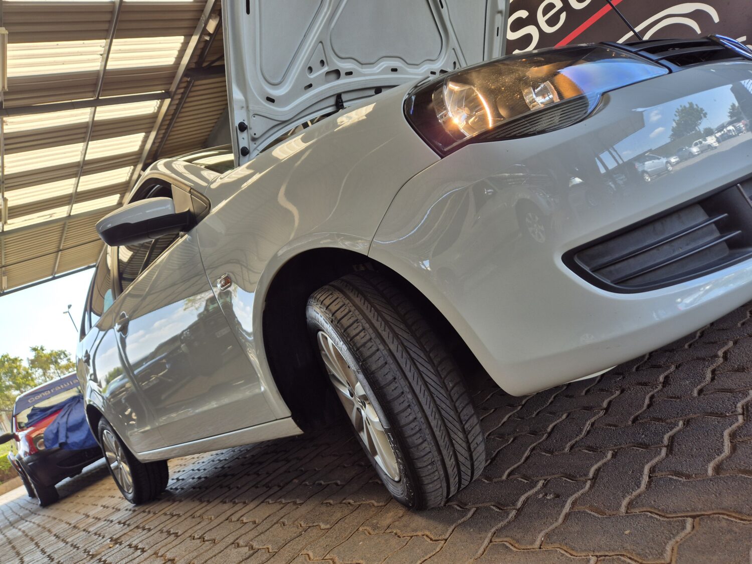Volkswagen Polo Vivo Hatch 1.4 Trendline Auto