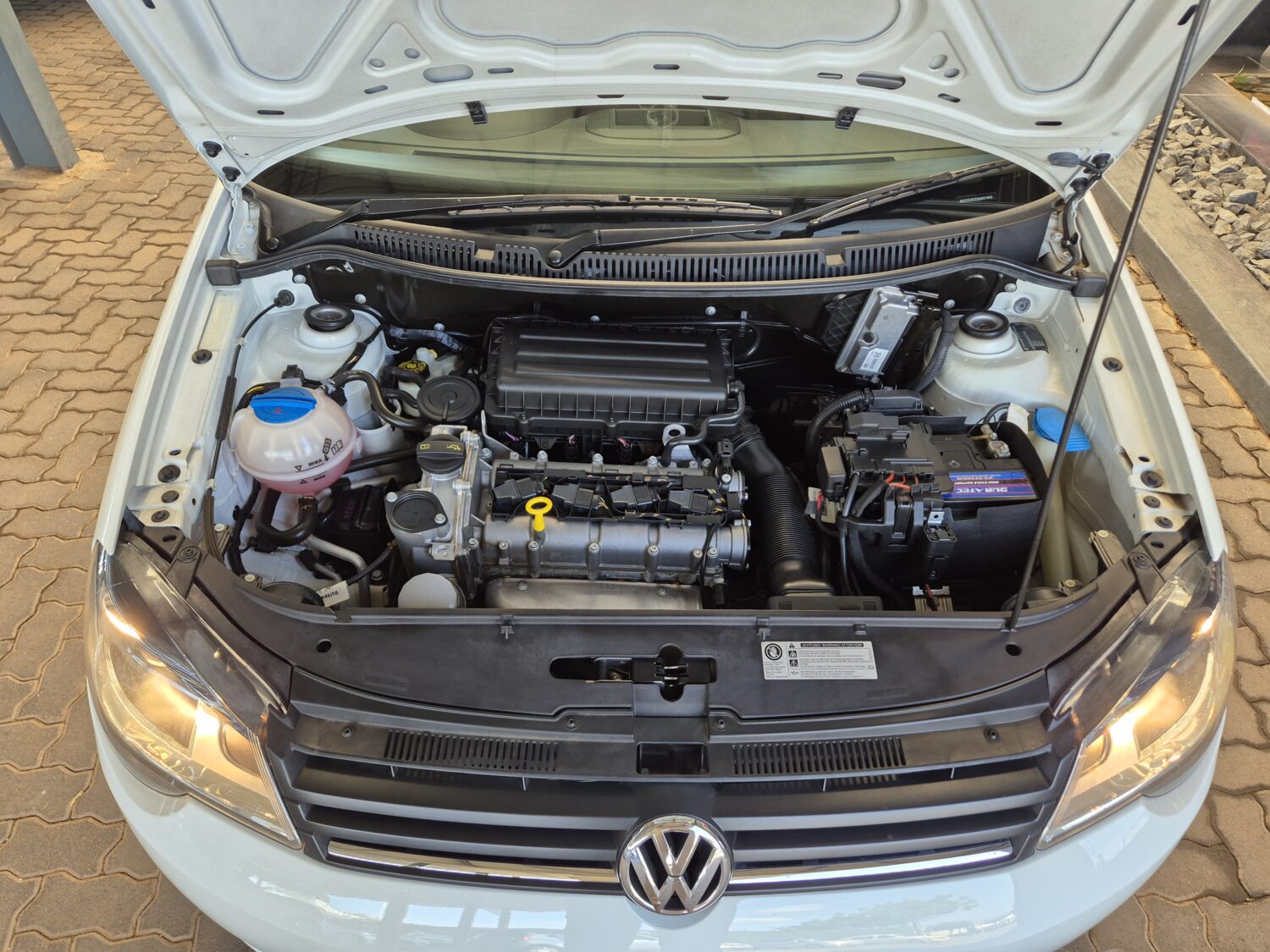 Volkswagen Polo Vivo Hatch 1.4 Trendline Auto