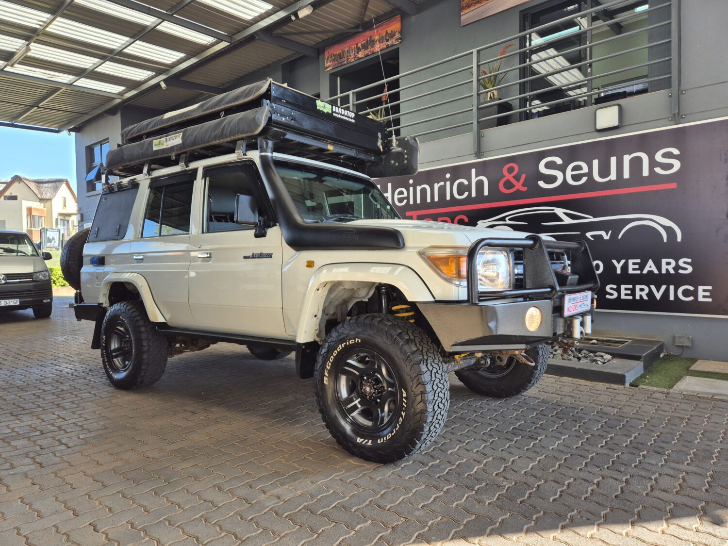 Toyota Land Cruiser 76 4.2D Station Wagon LX
