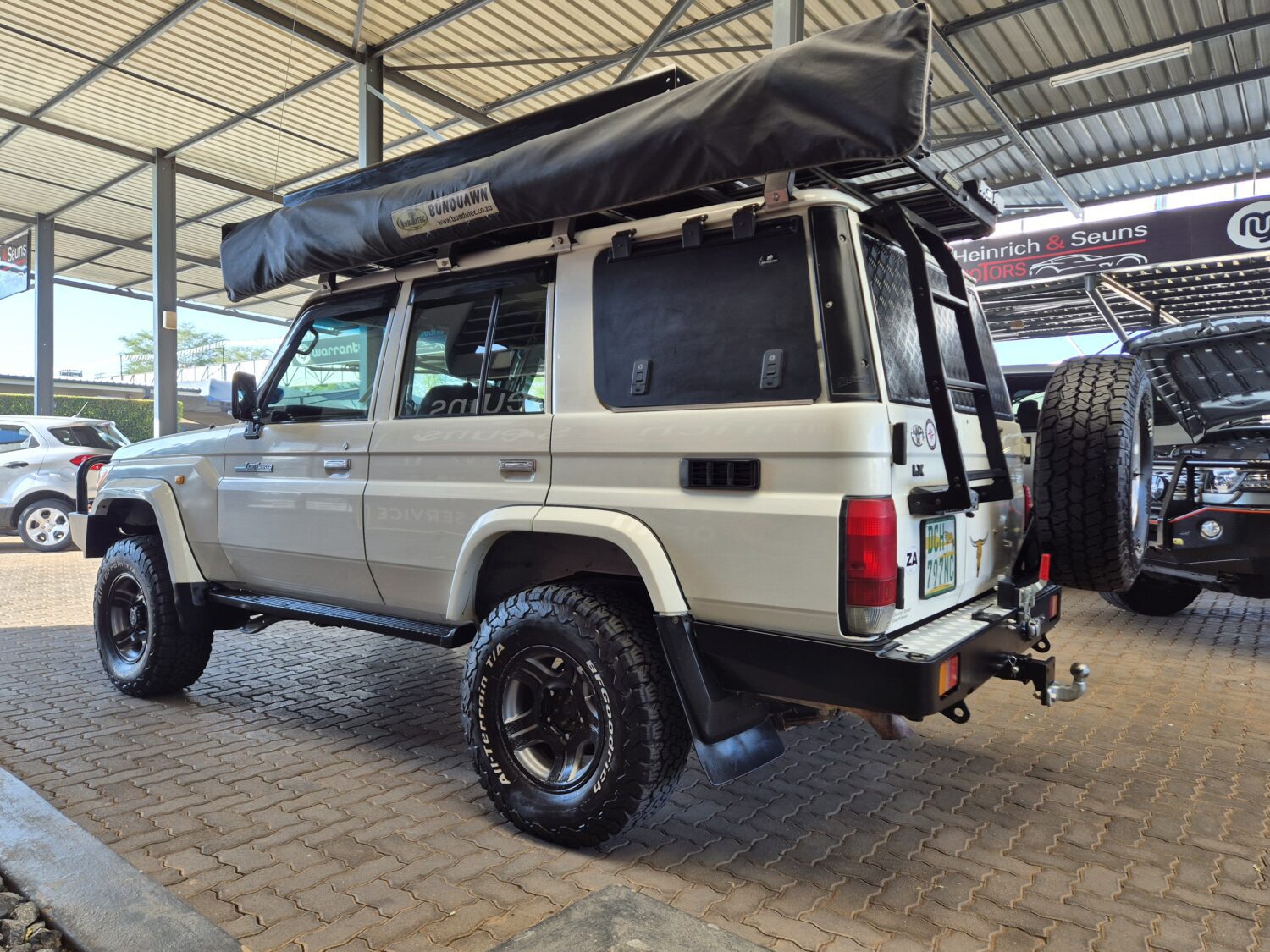 Toyota Land Cruiser 76 4.2D Station Wagon LX