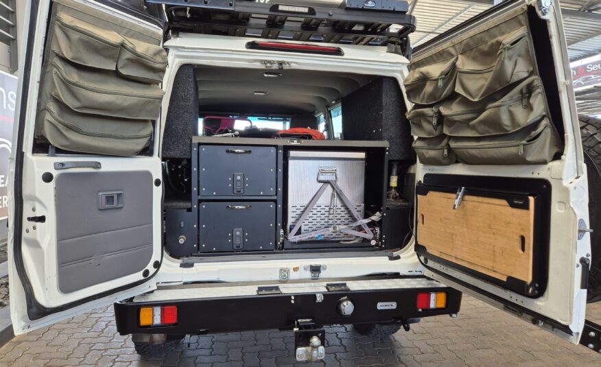 Toyota Land Cruiser 76 4.2D Station Wagon LX