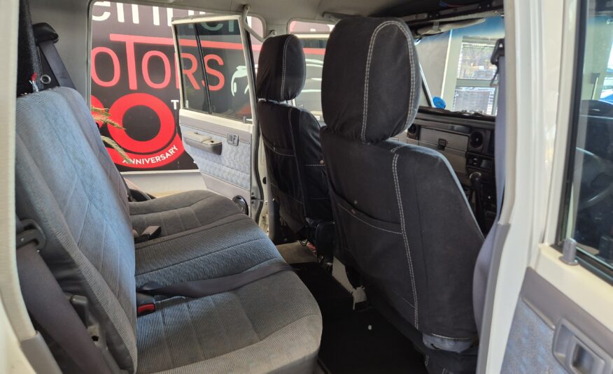 Toyota Land Cruiser 76 4.2D Station Wagon LX
